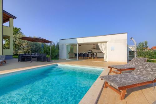 Ferienhaus mit Privatpool für 12 Personen ca 200 qm in Fažana-Surida, Istrien Istrische Riviera