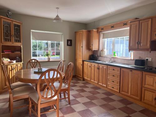 Kuchyň nebo kuchyňský kout v ubytování The Lodge Self Catering