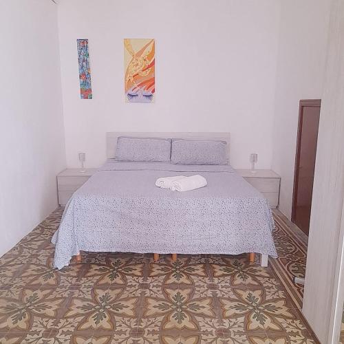 Serrano relax roomにあるベッド