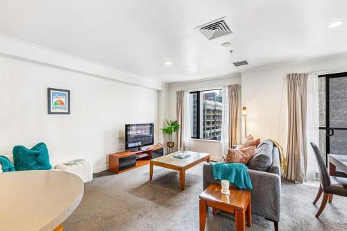 Gallery image of Spacious CBD Retreat: 1BR Queen St Gem in Auckland