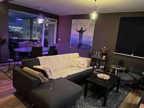 A seating area at Luxurious apartment in Reykjavík