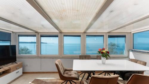 Apartment Lion with Sea View