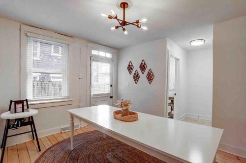ランカスターにあるBeautiful Boho Villa on Vine in the heart of Lancasterのギャラリーの写真