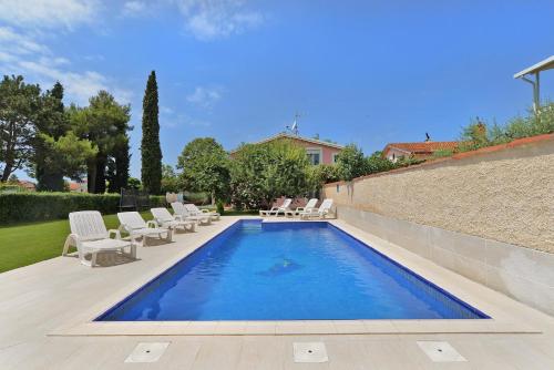 Ferienhaus mit Privatpool für 12 Personen ca 200 qm in Valbandon, Istrien Istrische Riviera