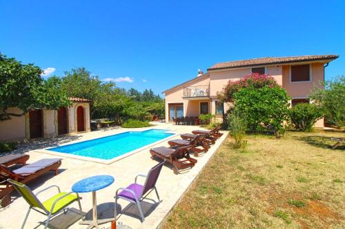 Ferienhaus mit Privatpool für 10 Personen ca 180 qm in Ližnjan, Istrien Südküste von Istrien