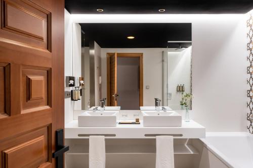 A bathroom at Parador de Benavente