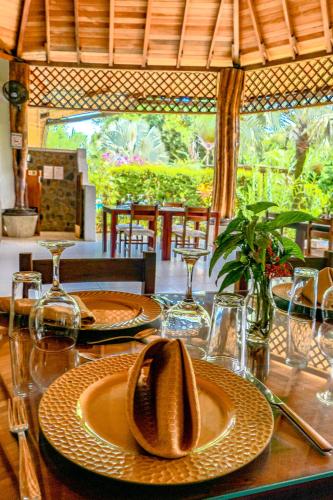 Ein Restaurant oder anderes Speiselokal in der Unterkunft Terra Luna Lodge 