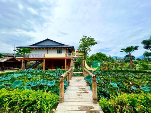 Jardin de l'établissement Khu Nghỉ Trải Nghiệm Golden Field