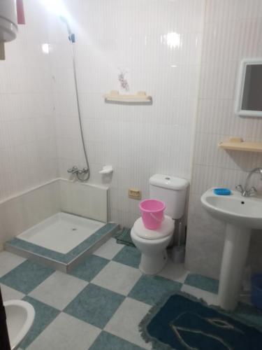 Koupelna v ubytování Appartement plage Mdiq 1