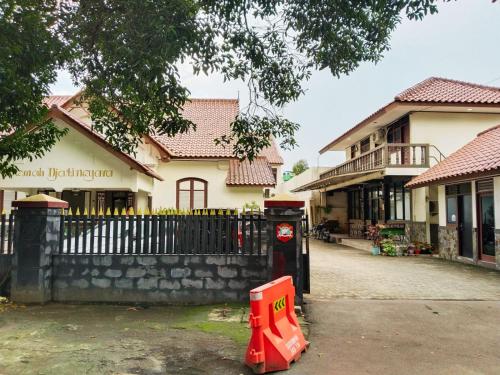 Φωτογραφία από το άλμπουμ του Roemah Djatinegara στην Τζακάρτα