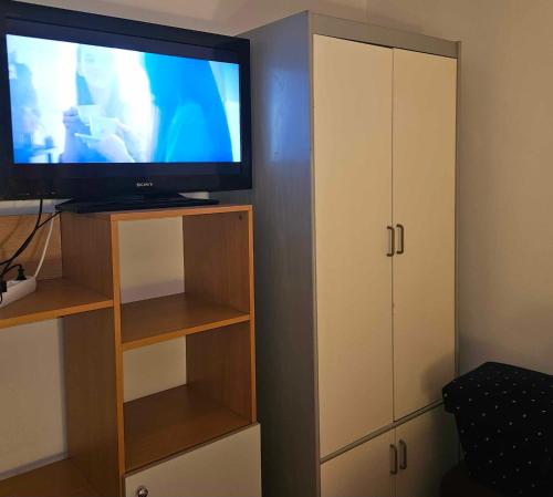 Μια τηλεόραση ή/και κέντρο ψυχαγωγίας στο Apartman Lamela