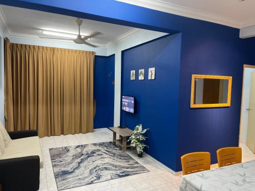 Postel nebo postele na pokoji v ubytování Serene Bukit Beruang Cottage 4 ROOMS FULL AIRCOND & NETFLIX by EZYROOM MELAKA