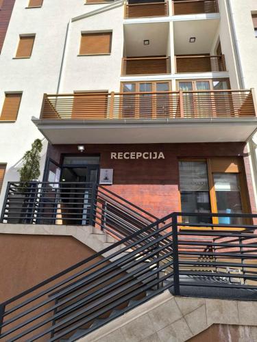 Bangunan di mana terletaknya apartmen