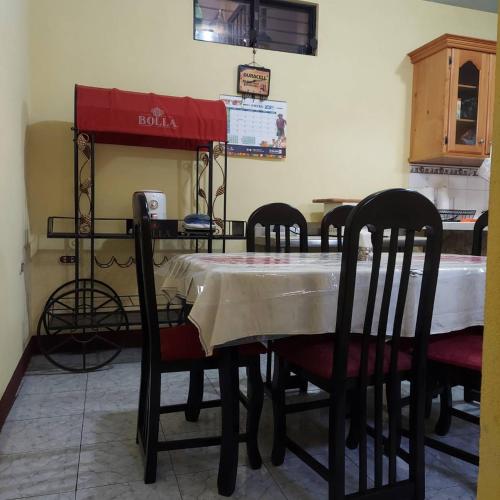 En restaurant eller et andet spisested på Casa Mendoza Santiago Atitlan