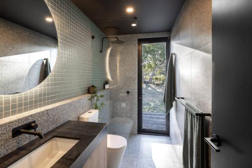 Ένα μπάνιο στο Luxury Vineyard Cabin Escape