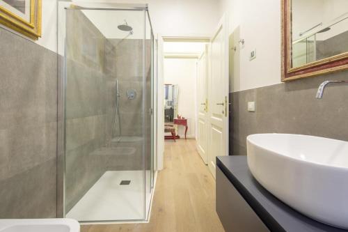 Stunning & Luxurious 1BR apt 1 min walk by Duomo