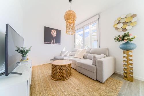 Fotografie z fotogalerie ubytování CONTEMPORARY PENTHOUSE SUNSET + SEA VIEW RESORT PARKING v destinaci Estepona