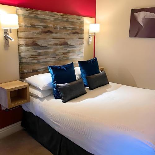 Caerwylan Hotelにあるベッド