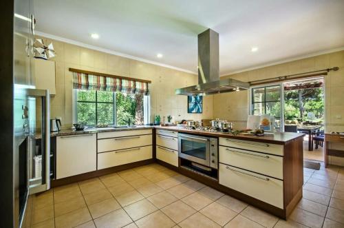 Villa Palm Golfe, fantastic house on Vila Sol course, kids pool, aircon
