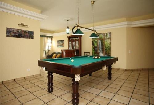 Villa Juniper fenced pool spacious house