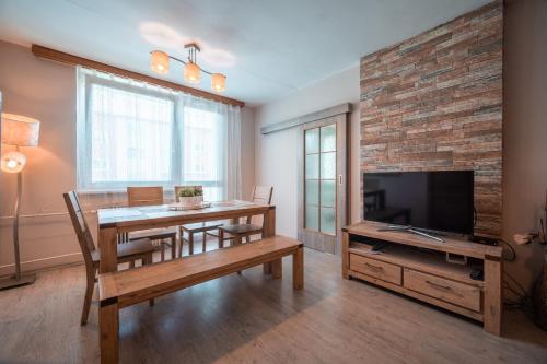 Μια τηλεόραση ή/και κέντρο ψυχαγωγίας στο Apartmán Loučná nad Desnou
