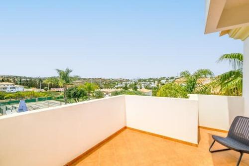 Apartment Esta - Tennis court and pool