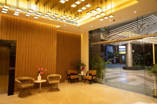 Posezení v ubytování Hometel Alambagh Lucknow - A Sarovar Hotel