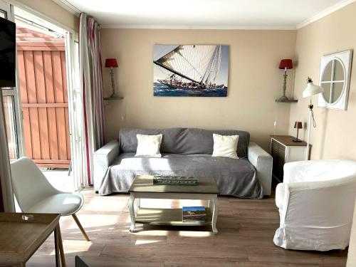 Χώρος καθιστικού στο Appartement familial avec vue sur la mer à Agay - 40 m² + piscine