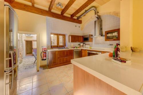 Nhà bếp/bếp nhỏ tại Casa Moll - in the historical town of Alcudia