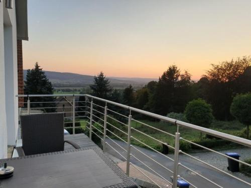 een uitzicht vanaf het balkon van een huis bij Ferienwohnung Schaumburg- Rosenthal in Schaumburg