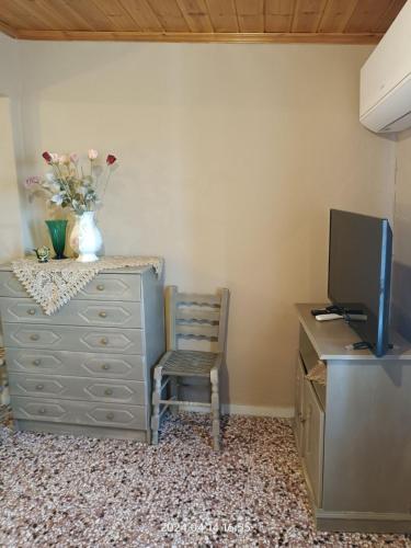 GIORGOS HOUSE