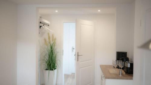 Bathroom sa Land-Apartments Netphen