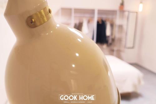 a close up of a bottle of vase on a table at Gook Home CENTER in Jerez de la Frontera
