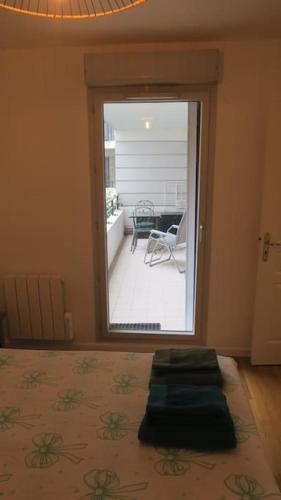 Appartement confortable calme avec terrasse proche métro - accueil personnel