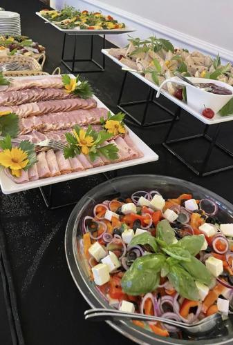 Mad på pensionatet eller i nærheden