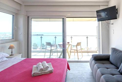 Breathtaking seaview studio in Athenian Riviera