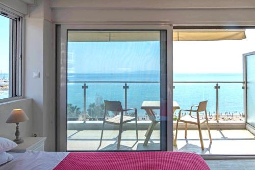 Breathtaking seaview studio in Athenian Riviera