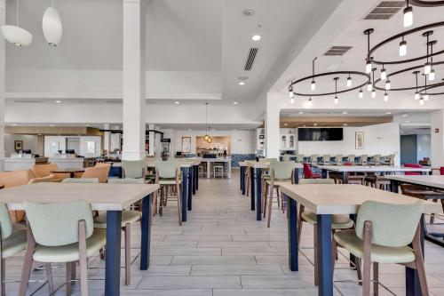 Hilton Garden Inn Myrtle Beach/Coastal Grand Mall photo 35