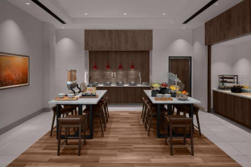 Fotografie z fotogalerie ubytování Hilton Garden Inn Grand Prairie At EpicCentral v destinaci Grand Prairie