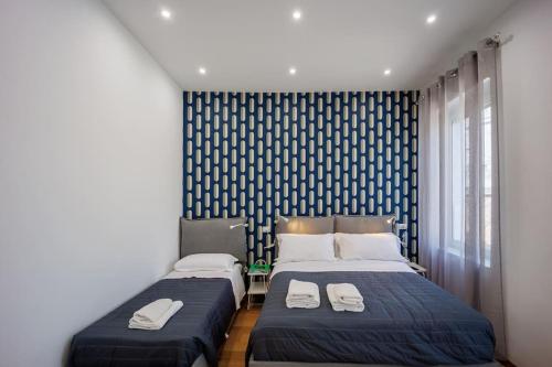 House in Decumani Entire Apartment By HouseinNaples