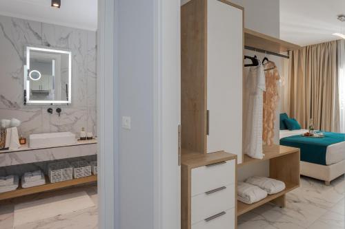 Koupelna v ubytování Marquise Residences by Estia