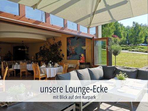 Posezení v ubytování Hotel Am Kurhaus mit erstem Ayurveda Center Sachsens - direkt am Gesundheitsbad ACTINON & Kurpark