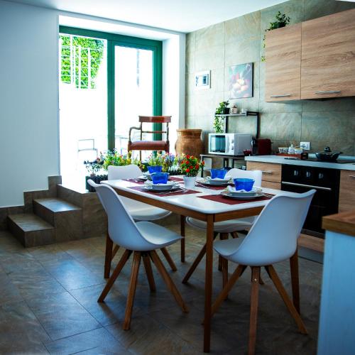 Una cocina o cocineta en Villa Lisa