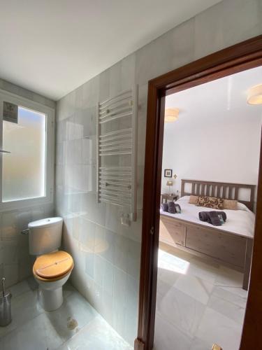 A bathroom at MAGNÍFICO ÁTICO PLENO CENTRO. Terraza 60m. Climatizado, Garaje