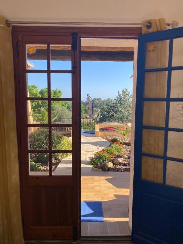 Taman di luar Chambres d'hôtes de charme La Joséline