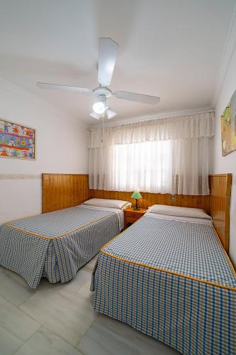 Apartamento amplio en primera linea playa Burriana , luminosa terraza con vistas al mar