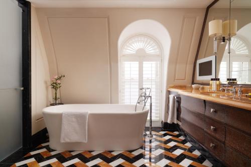 Corinthia London Image