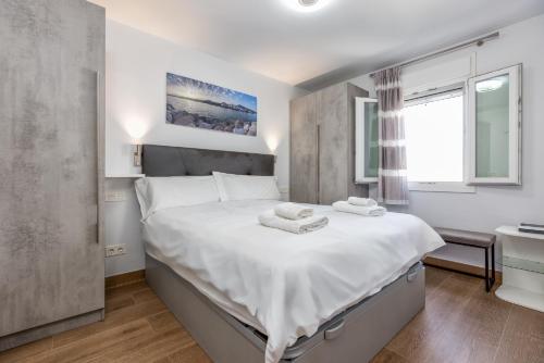 Lovely one bedroom by the beach in Puerto Banus