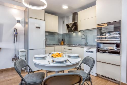 Lovely one bedroom by the beach in Puerto Banus