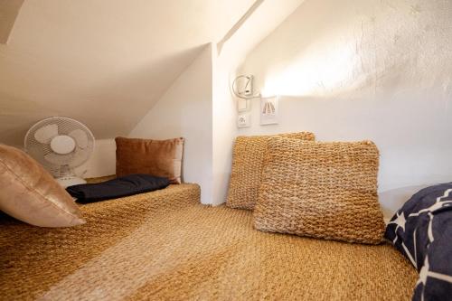 Superb tiny house in heart of Paris 1st!